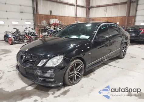 2012 Mercedes-Benz E 350 4Matic z USA, uszkodzony, nr VIN WDDHF8JB4CA609242
